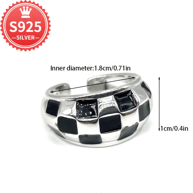 Hypoallergenic Checkered Ring for Women - Stylish and Versatile Design