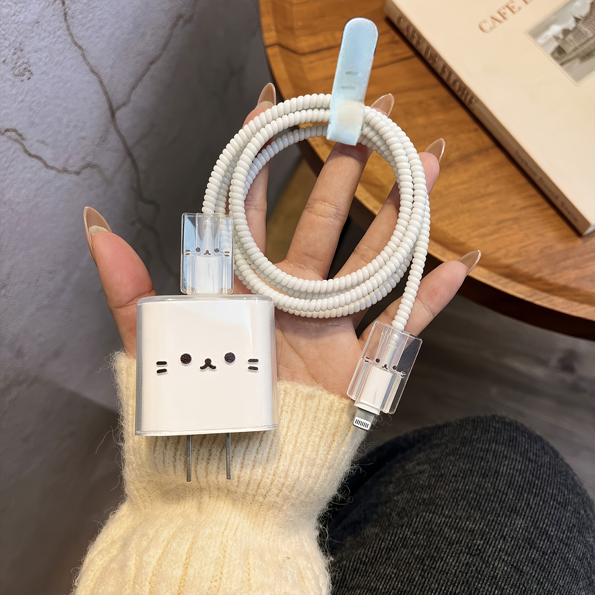 E-shop 5-teiliges Set: iPhone-Ladegerät-Hülle mit Katzengesicht, Kabelschutz Steckerabdeckung. Geeignet für Apple 18W/20W-Ladegeräte Datenkabel.