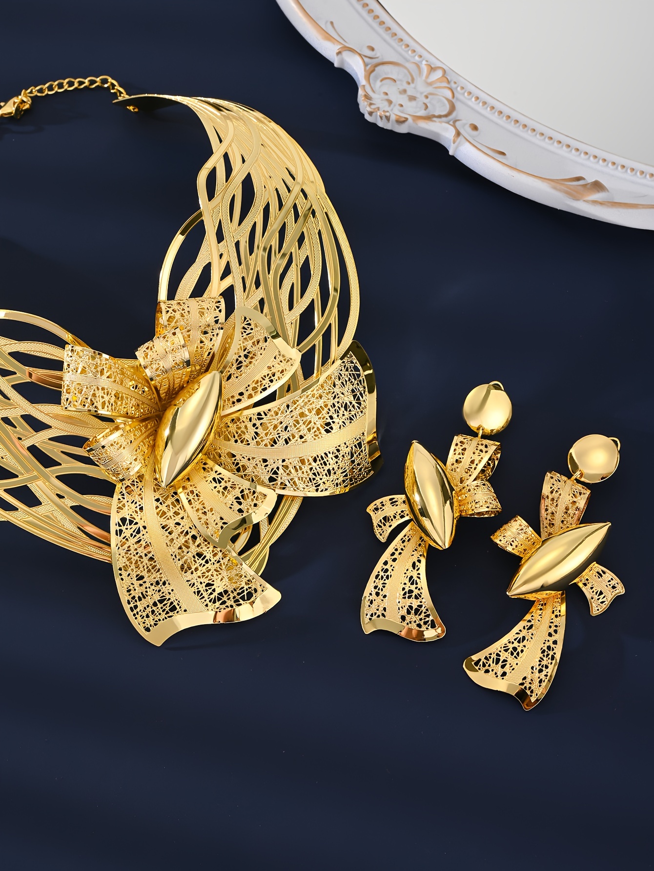 4pcs set high quality brass material 18k gold plated exaggerated big flower necklace and earrings bracelet and ring for womens ball party banquet wedding details 4