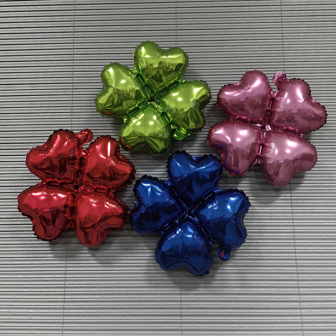 Image of 8pcs, Aluminum Foil, 12 Inches, Clover Balloons, Wonderful Holiday Gifts, At Holiday Events, Random Colors