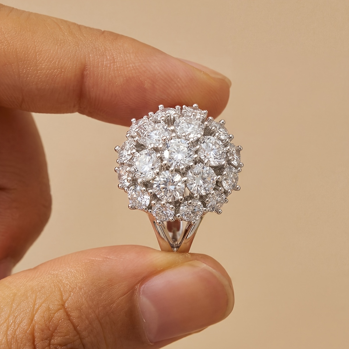 Women's Exquisite Flower Ring, Elegant Year-Round Accessory