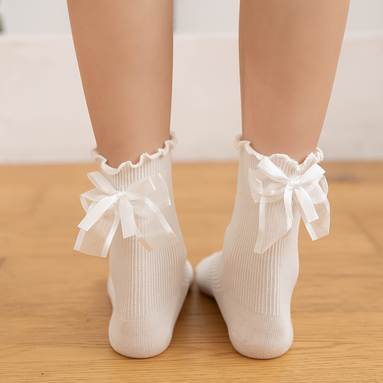 TEMU A Pair Of White Heeled Bow Cute Easy Versatile Comfortable Women's Mid-tube Socks