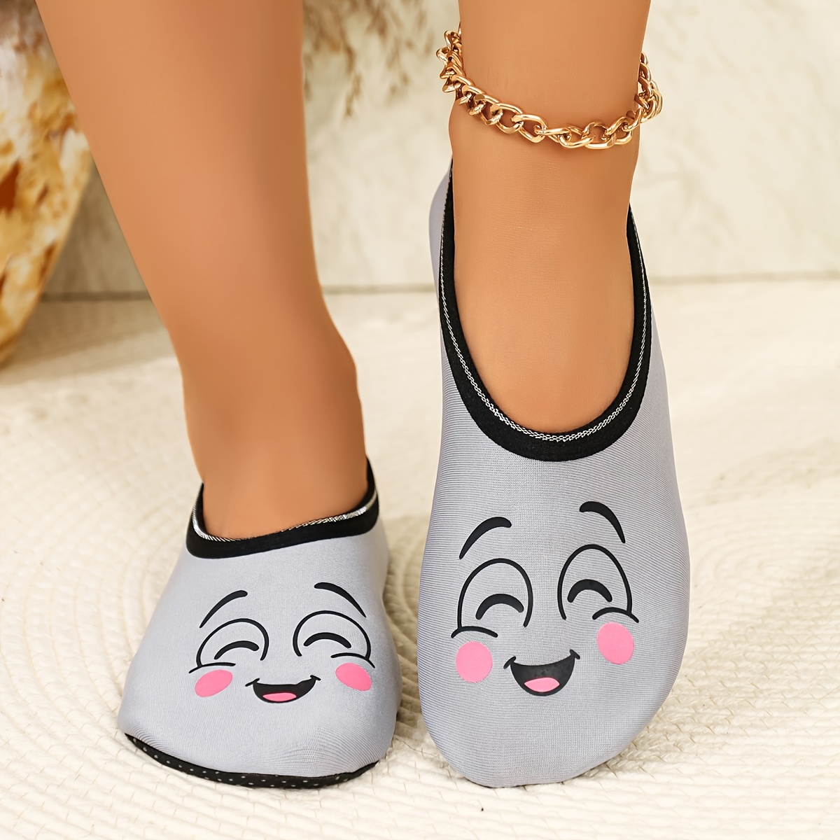 TEMU Women's Fashionable Indoor Shoes With Pink Face Print, , Lined With Thin Plush, High-elasticity Soft Sole With Glue Dot Anti-slip Technology,