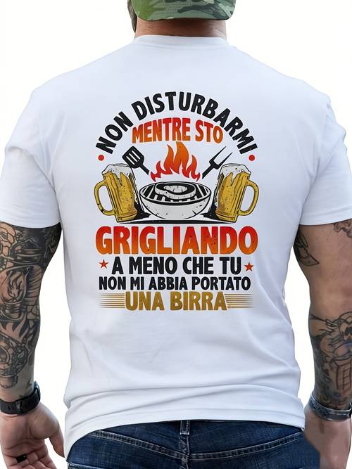 Una divertente maglietta da barbecue per uomo con una frase di birra italiana e il testo 'Non Disturbb Bbq' sulla schiena, ideale per chi ama grigliare e le feste all'aperto - una fantastica maglietta a tema italiano per barbecue, un regalo perfetto per papà e