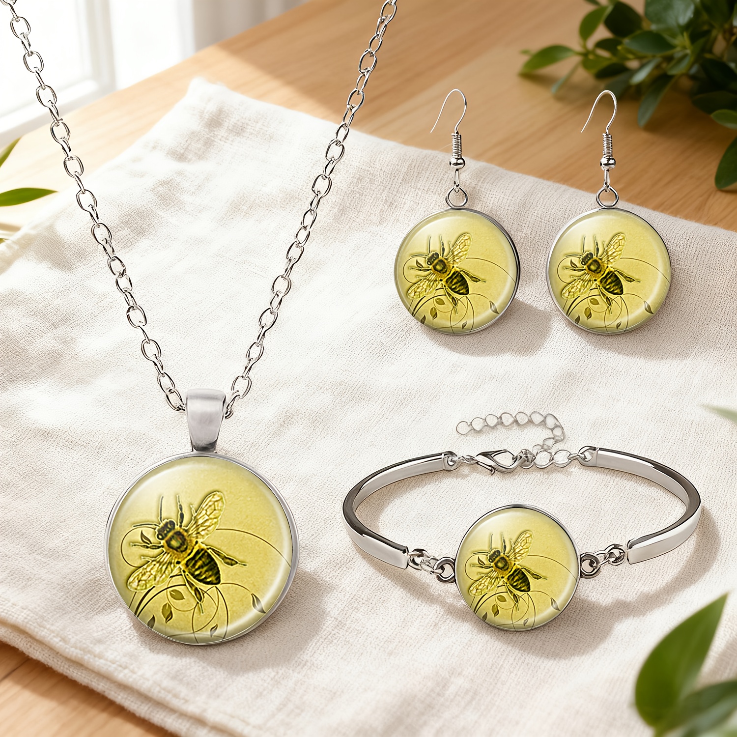 4pc Bee & Floral Jewelry Set, Necklace, Bracelet & Stud Earrings