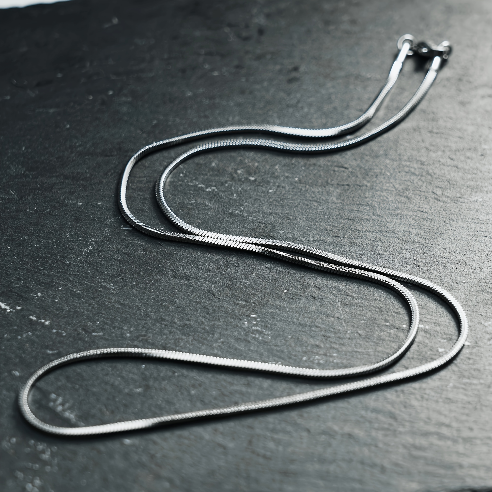 TEMU Collar de serpiente cuadrado de acero de titanio, collar minimalista de acero inoxidable de , cadena versátil de , cadena de metálica, delicado