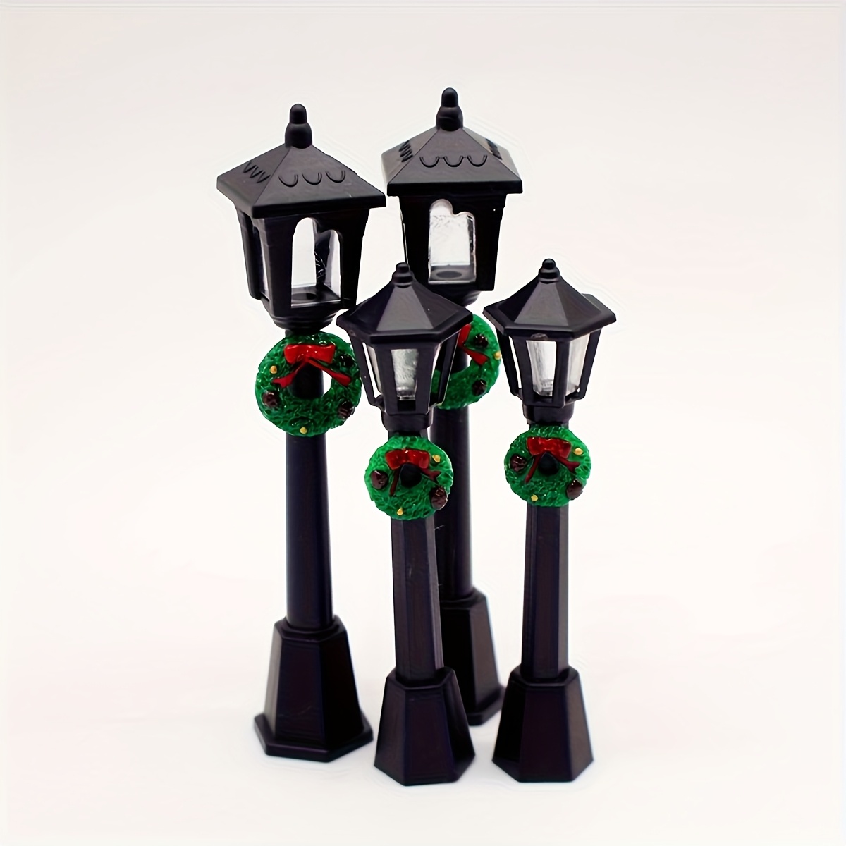 

3pcs Miniature Christmas Street Lamp Posts With Wreaths, Vintage Style Collectible Figurines, Themed, Plastic, With No Electricity Required For Seasonal Decor