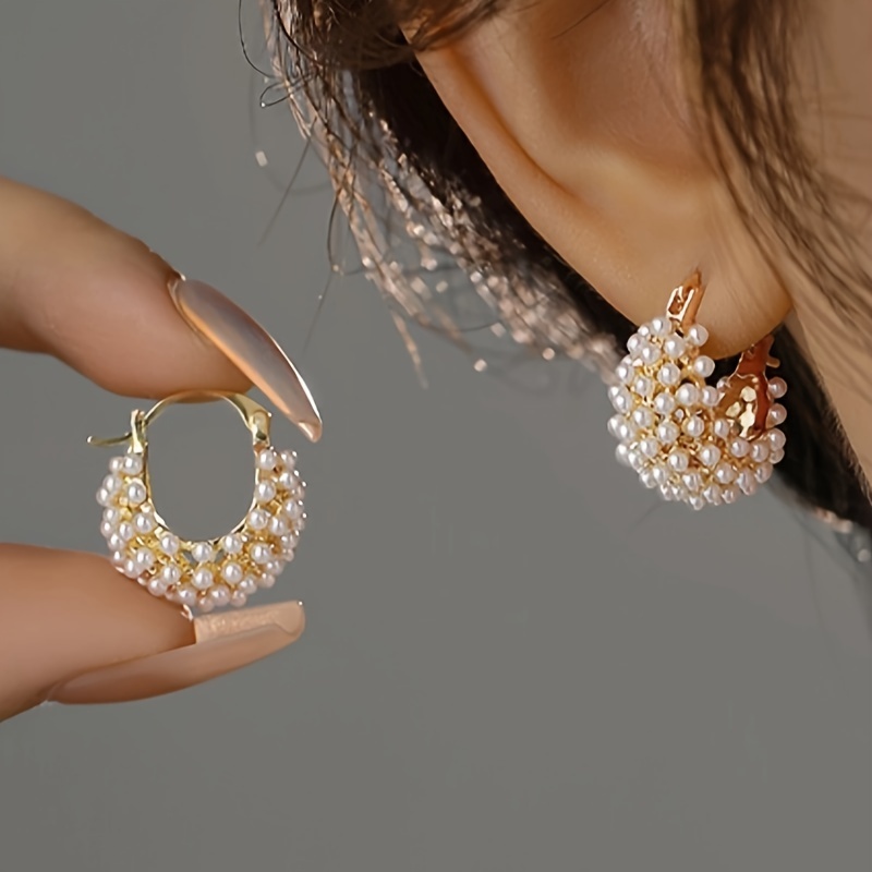 

Niche Design White Faux Pearls Earrings Luxury Sliver Post Ear Piercing Jewelry Decoration