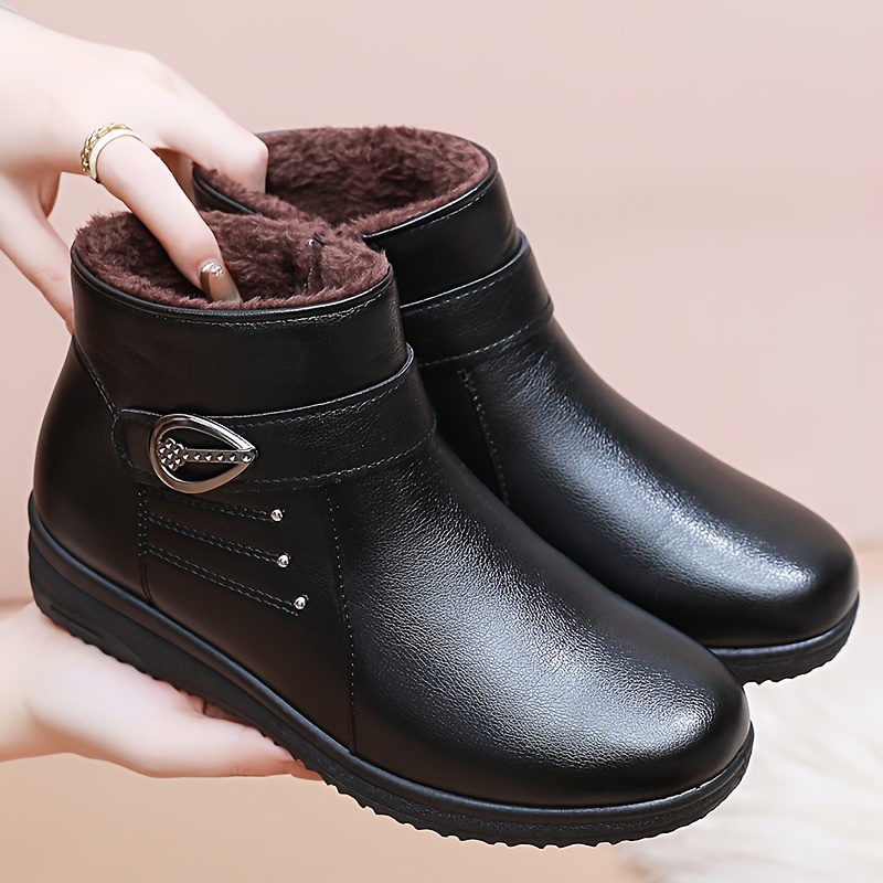 Image of Mid-life And Elderly Mom Shoes Winter Soft-sole Anti-slip Boots Thickened And Velveted Short Boots Women's Elderly Warm Shoes Grandma Shoes