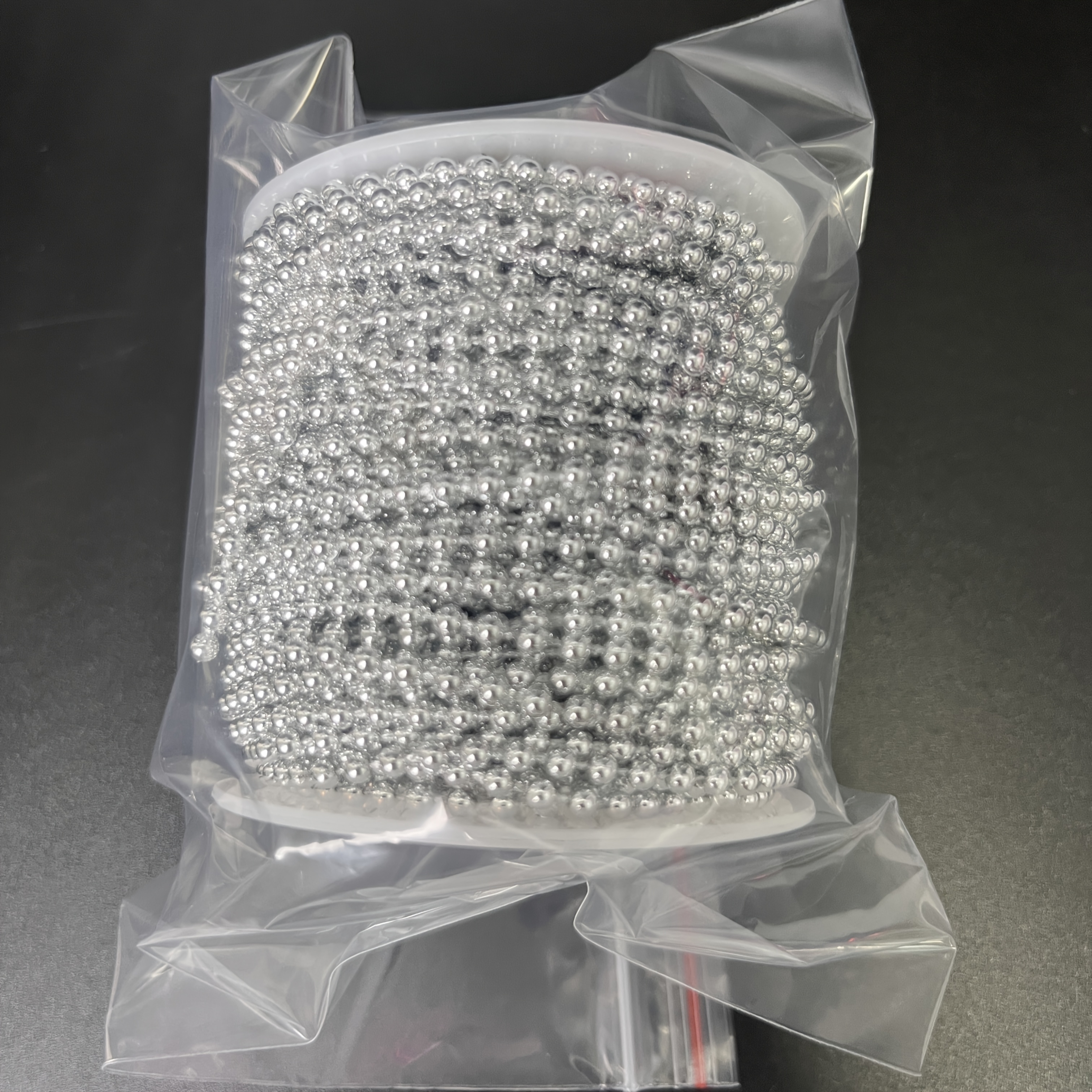 TEMU Chaine de perles en plastique argenté de 3 mm, 30 yards, chaîne décorative de perles adaptée aux décorations d'arbre de Noël, aux bouquets de