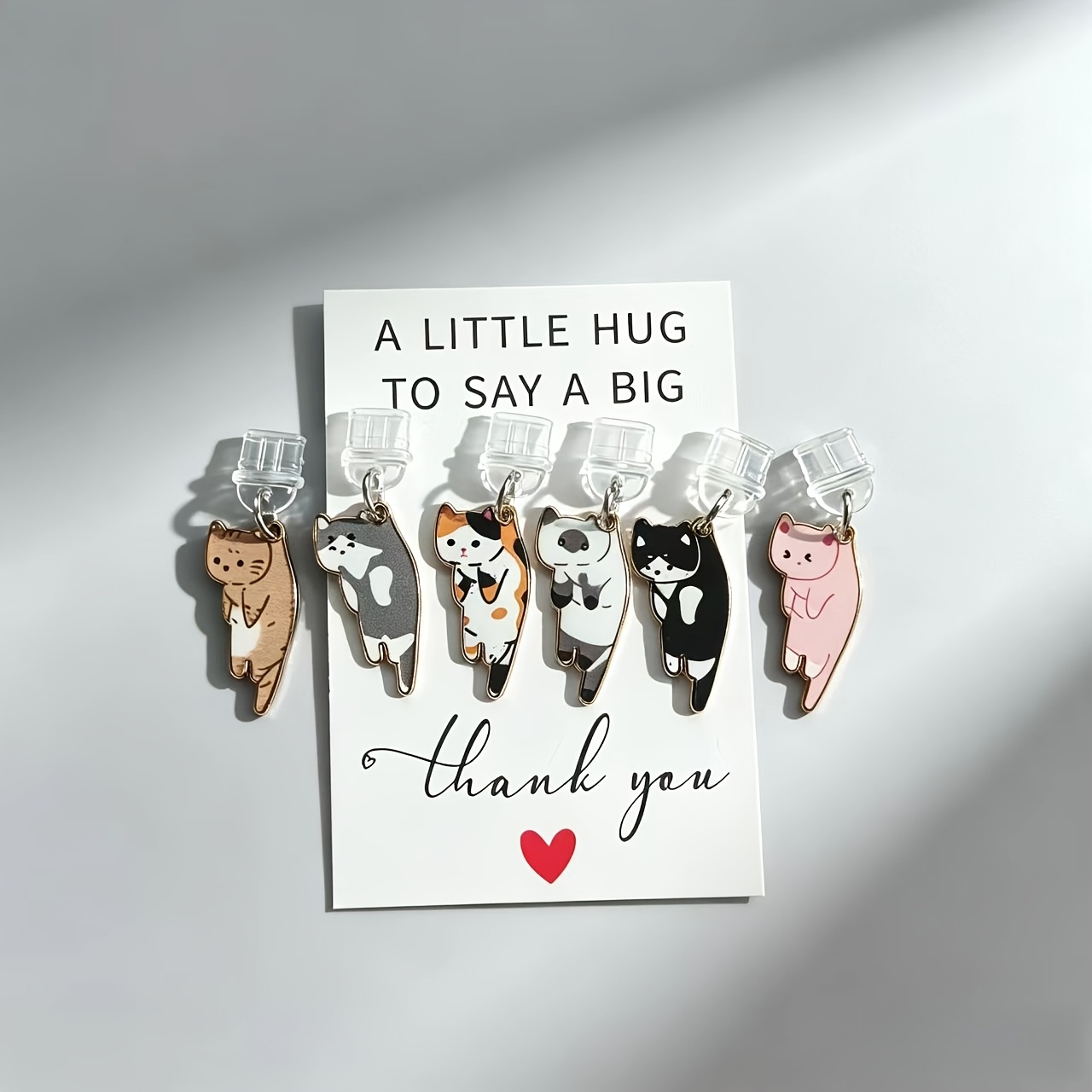 TEMU Ensemble de 6 bouchons anti-poussière pour port de charge de téléphone avec motif de chat de dessin animé et carte, breloque pendentif chaton en