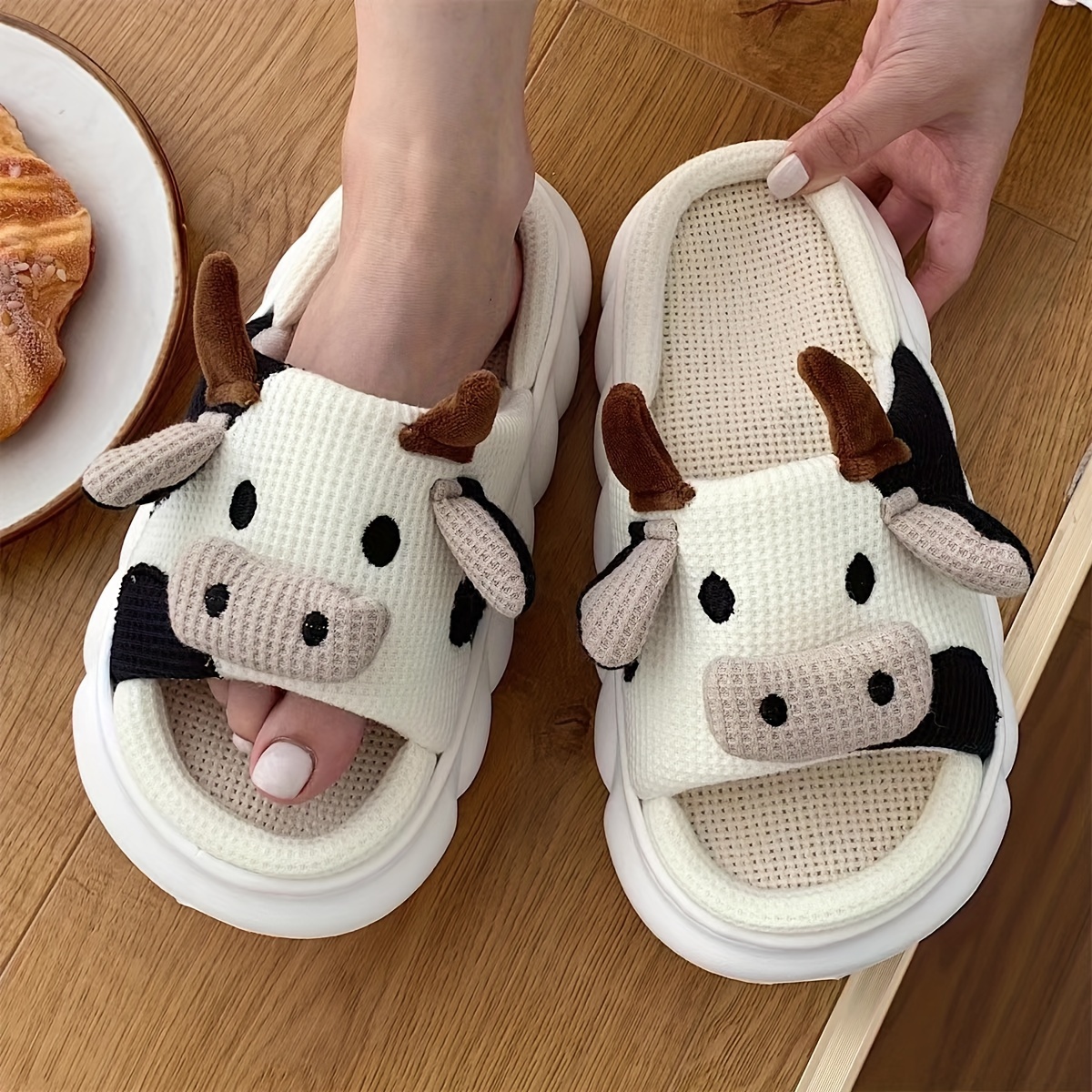 

Cute Cartoon Cow Home Slippers, Linen Sole Non-slip Open Indoor Slippers, Comfy Animal Design Home Footwear For Walking