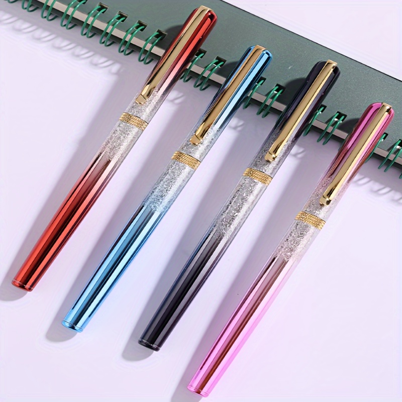 

1 en métal avec un design craquelé dégradé, pointe moyenne (0,38 mm), rechargeable avec une cartouche d'encre remplaçable, capuchon à , pour , , , cadeau