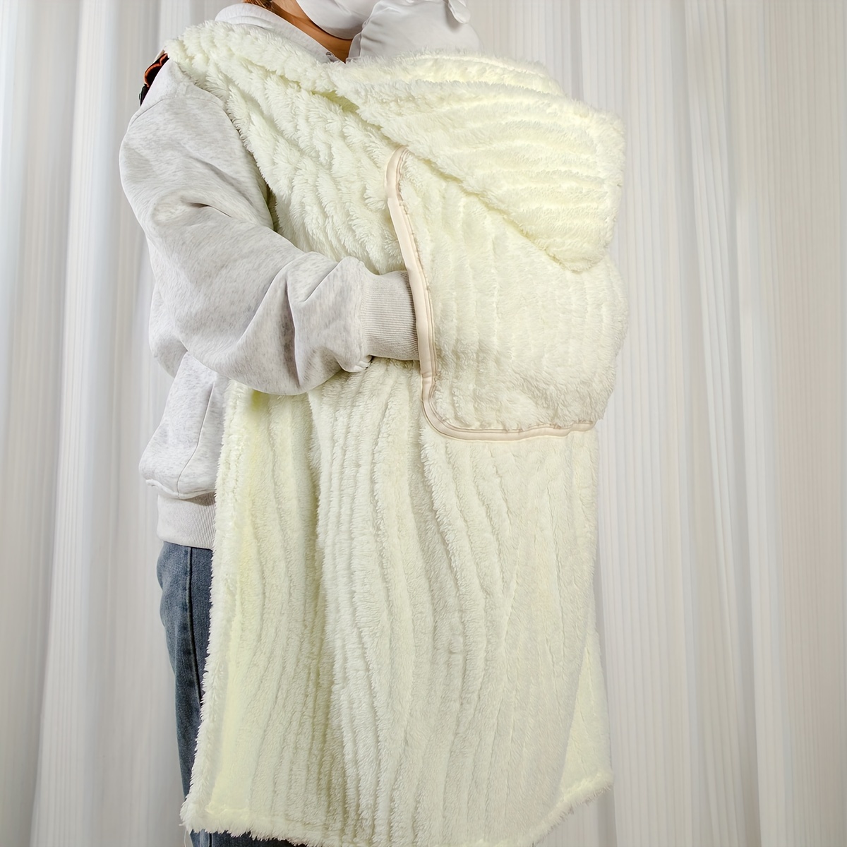 Cozy Autumn Winter Blanket with Mom's Warm Pocket