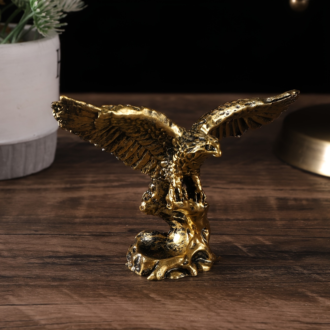 1pc Great Eagle Eagle Resin Gift Ornament Home Bar Cabinet Ornament