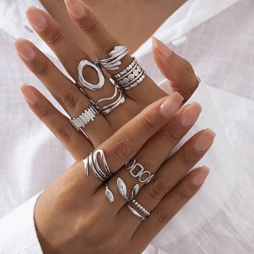 9 stück modische edelstahlringe, minimalistische, hohle, geometrische, speziell geformte, stapelbare ringe - eine lässige und vielseitige , das perfekte geschenk für sie, für