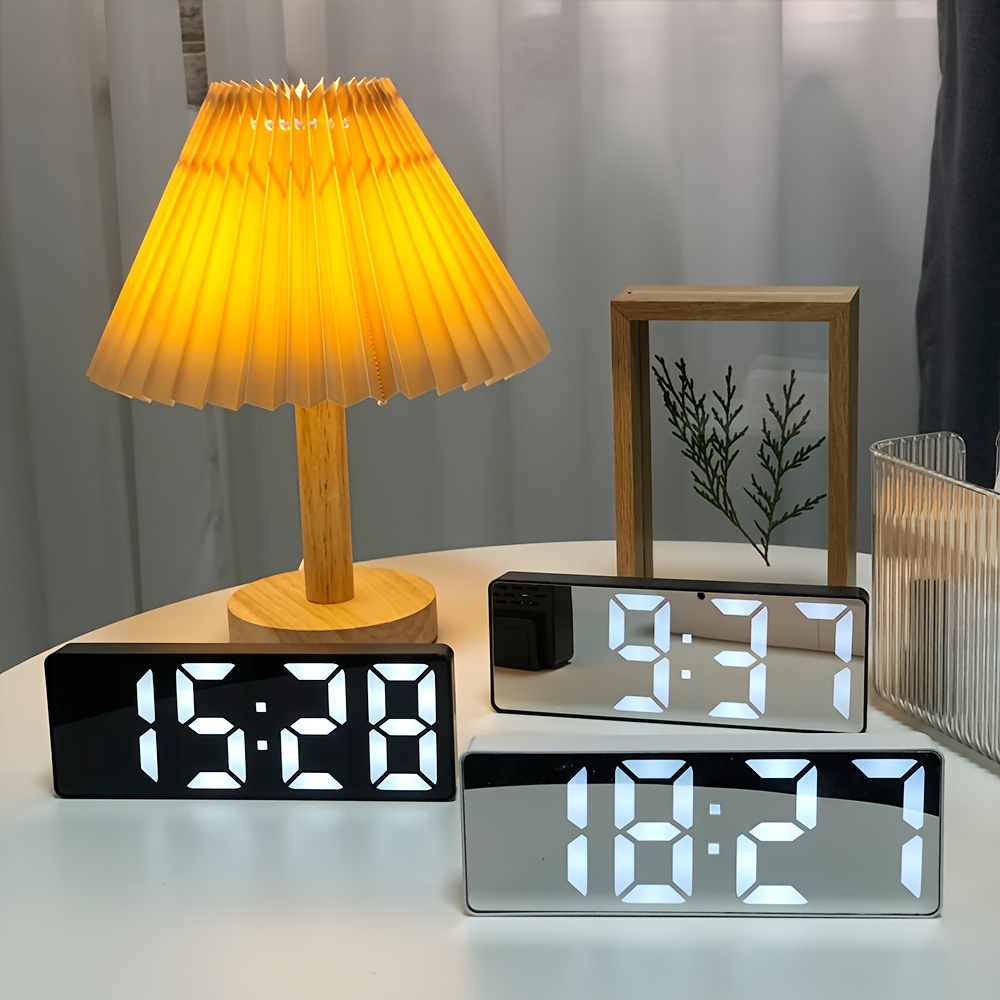 1pc LED mirror bedside alarm clock 12/24 hours battery plug-in/two power supply methodsHome decoration artwork can be put in the bedroom study can be used as Christmas Thanksgiving Mother's Day gift.
