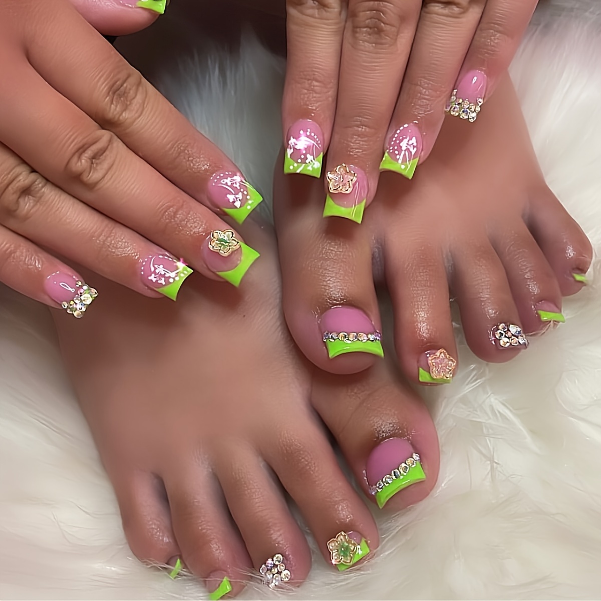 

48 Pcs Green Press-on Nails Set, Short Square With Gel Glue And File For Women Girls