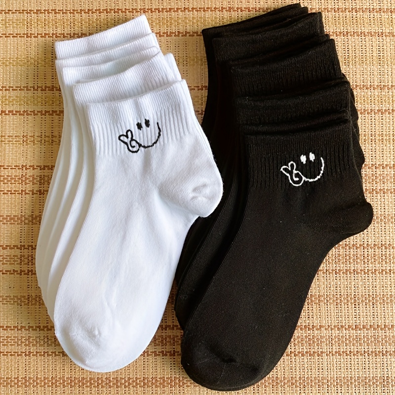Image of 10 Pairs Of Cute Women's Socks With Designs, Versatile Black And White Casual Ankle Socks, Suitable For Everyday Wear, Holidays, And Outdoor Activities