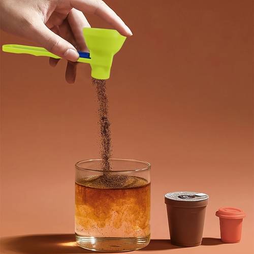 1pc anti spill coffee protein powder spout sliding lever spill proof spoon durable plastic measuring cup accessory for gym kitchen dry ingredients liquid transfer