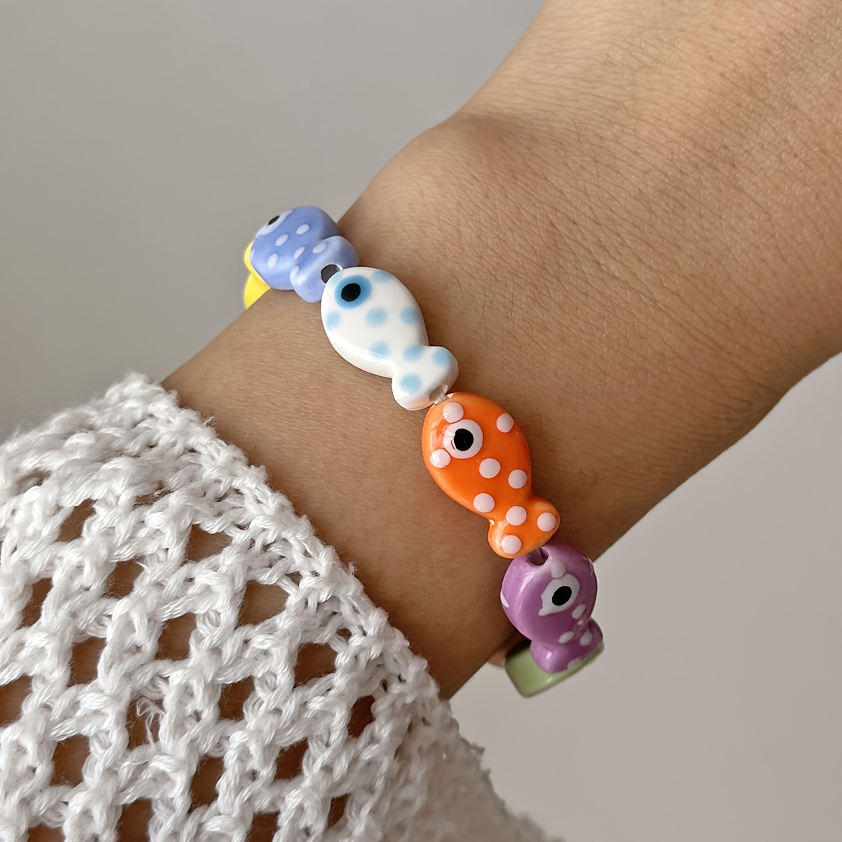 TEMU Bracelet Petit Poisson en Céramique Colorée Dopamine d'Été, Design de Bijoux de Perles Mignonnes et Féminines, Convient pour les Vêtements de