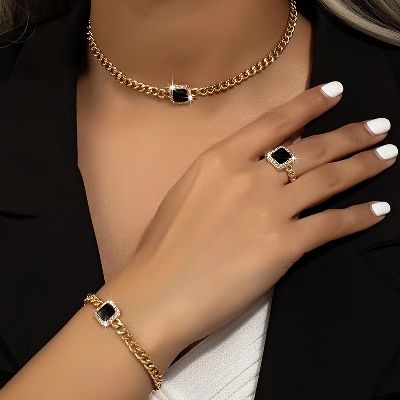 Image of A Luxurious And Elegant Set Of Enamel Rings, Bracelets, And Necklaces Suitable For Parties, Dates, And Everyday Wear For Women