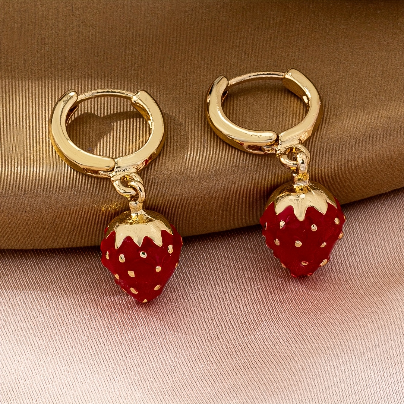 Pair Of All-match Light Luxury Premium Strawberry Earrings