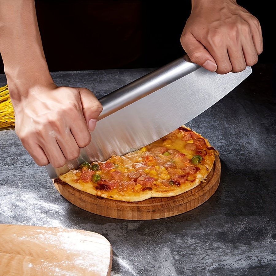 

Un outil pratique pour découper les pizzas avec facilité et précision, idéal pour les amateurs de cuisine italienne. Parfait pour une utilisation à la maison ou dans les restaurants.