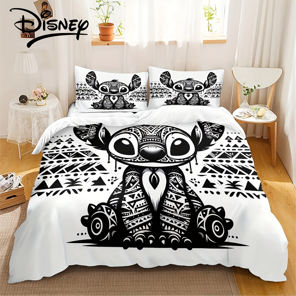 

3pcs Disney Stitch Bedding Set - Includes Quilt Cover & 2 Pillowcases, Design With Black & White And Geometric Patterns, Polyester, Zip Closure, Machine Washable - Ideal For All Room Decor