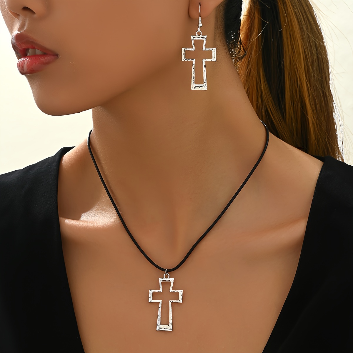 1 Set Of Stylish Minimalist Retro-style Hollow-out Cross Earring And Necklace Set