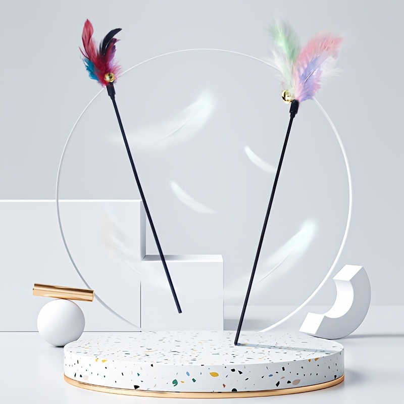 1/2 bucăți Jucărie Interactivă pentru Pisici cu Pene Colorate - Băț de Plastic pentru Pisici de Interior, Băț de Vânătoare pentru Exerciții pentru Pisici de Diferite Rase, Stimulator cu Pene pentru Stimulare și Antrenament