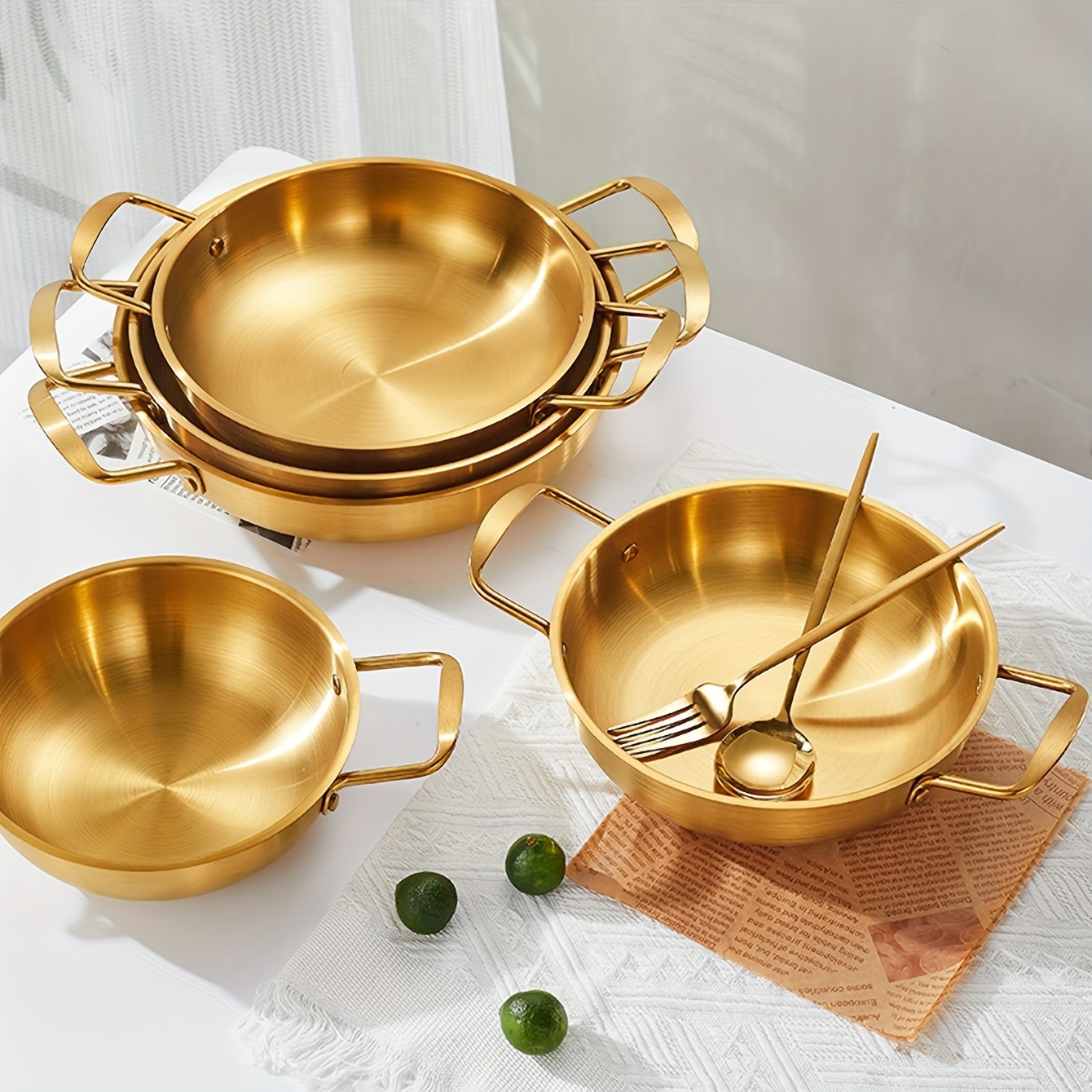 

1pc Stainless Steel Golden Ramen Pot, Hot Pot, Soup Pot, Crayfish Seafood Kitchen Cookware, Kitchenware, Restaurant Supplies