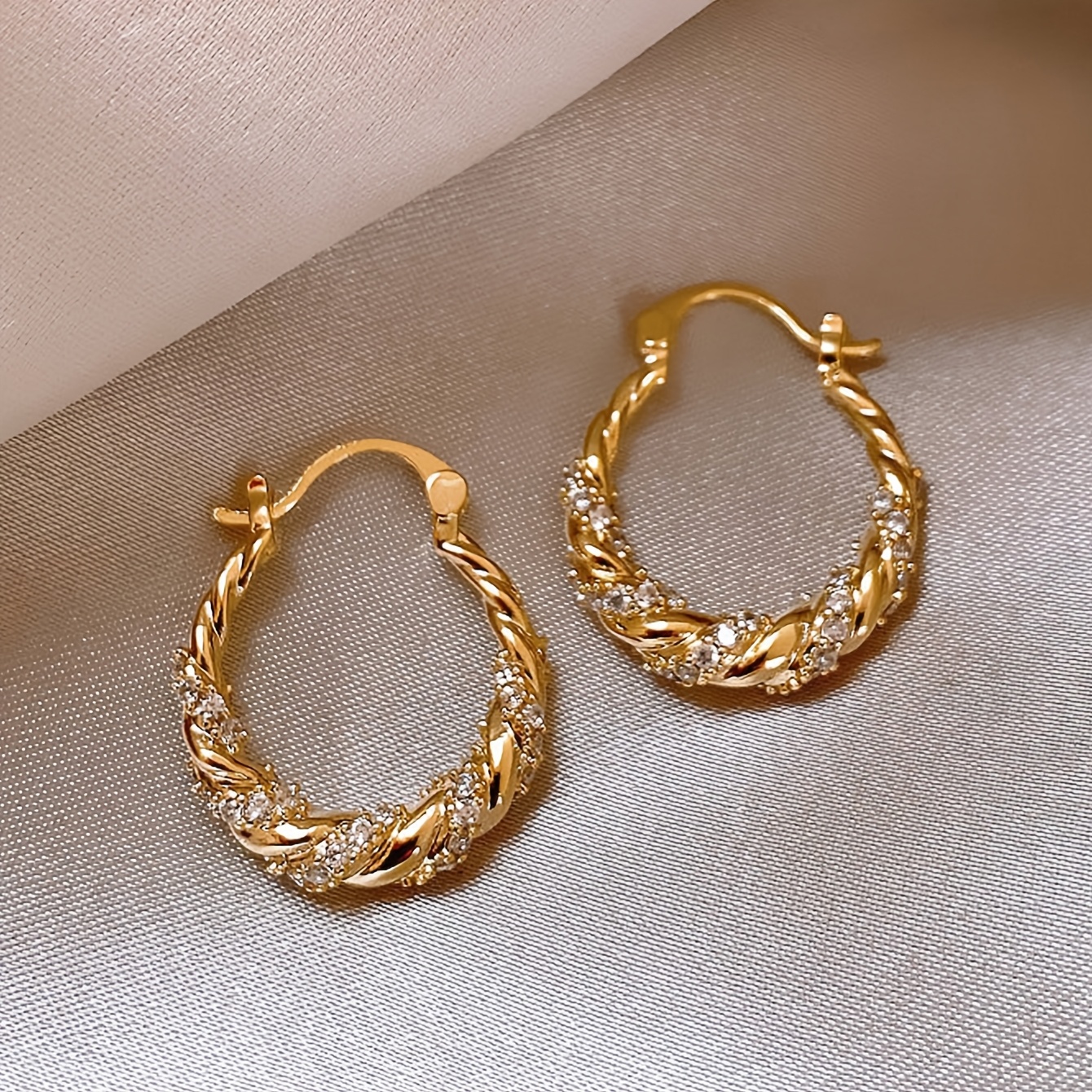 TEMU 1 Paire de boucles d'oreilles géométriques cubiques en de luxe légère, parfaites pour les fêtes quotidiennes des femmes