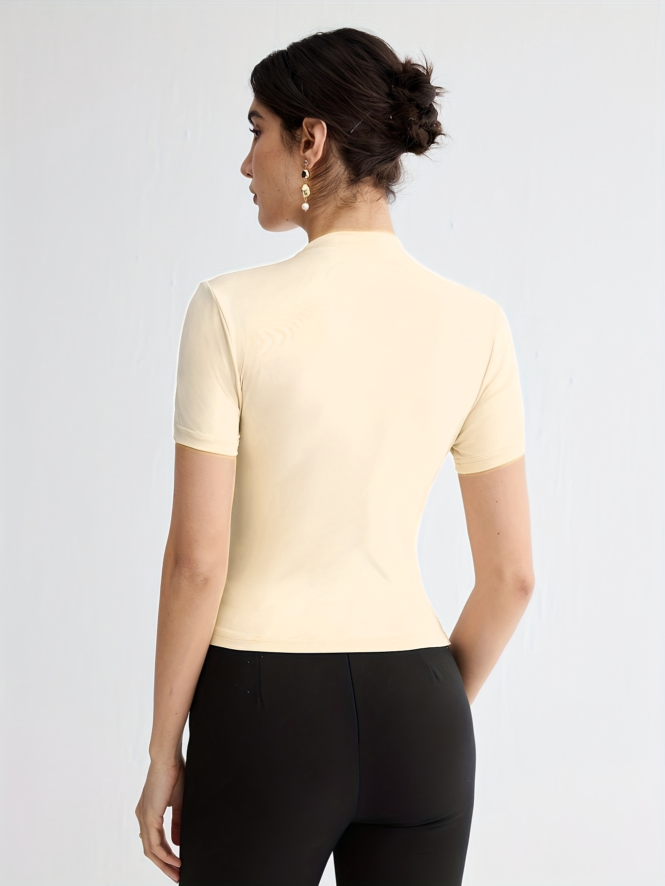 New Spring And Summer Collection Versatile Solid Color T-Shirt with Short Sleeves And Decorative Shoulder Buttons