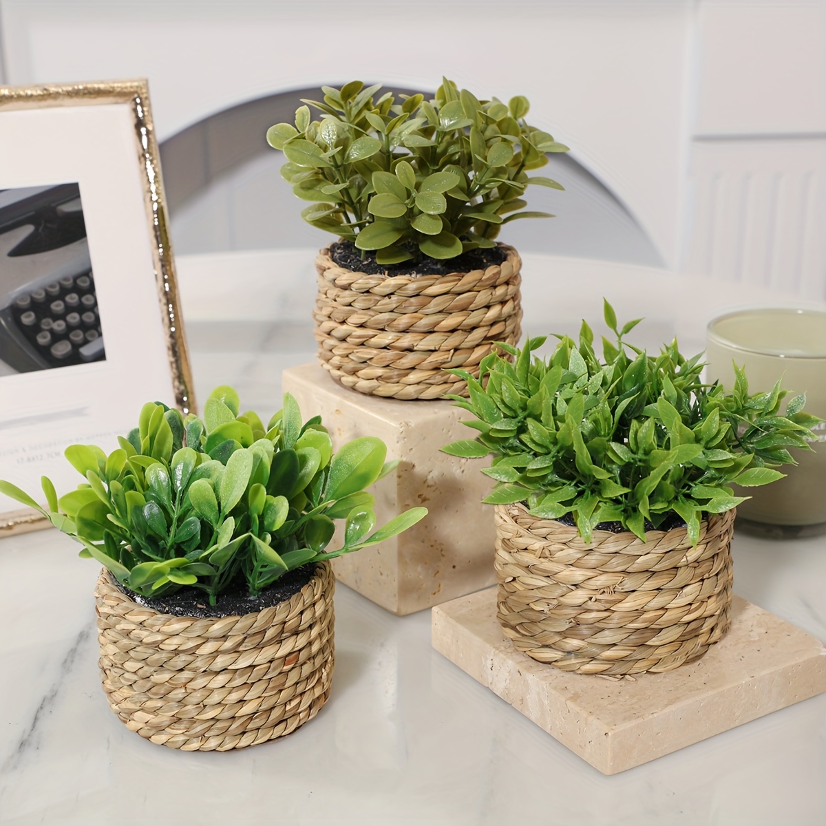 

1pc Rattan Woven Simulation Small Potted Plant, Artificial Grass Plant, Green Desktop Ornaments, Party Wedding Graduation Season Decorations, Home Decorations