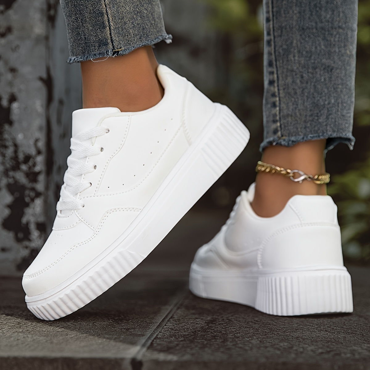 Image of Versatile Trendy Lightweight Casual Sports Platform Sneakers, Height-increasing Comfortable Women's Shoes, White Sneakers, Women Shoes