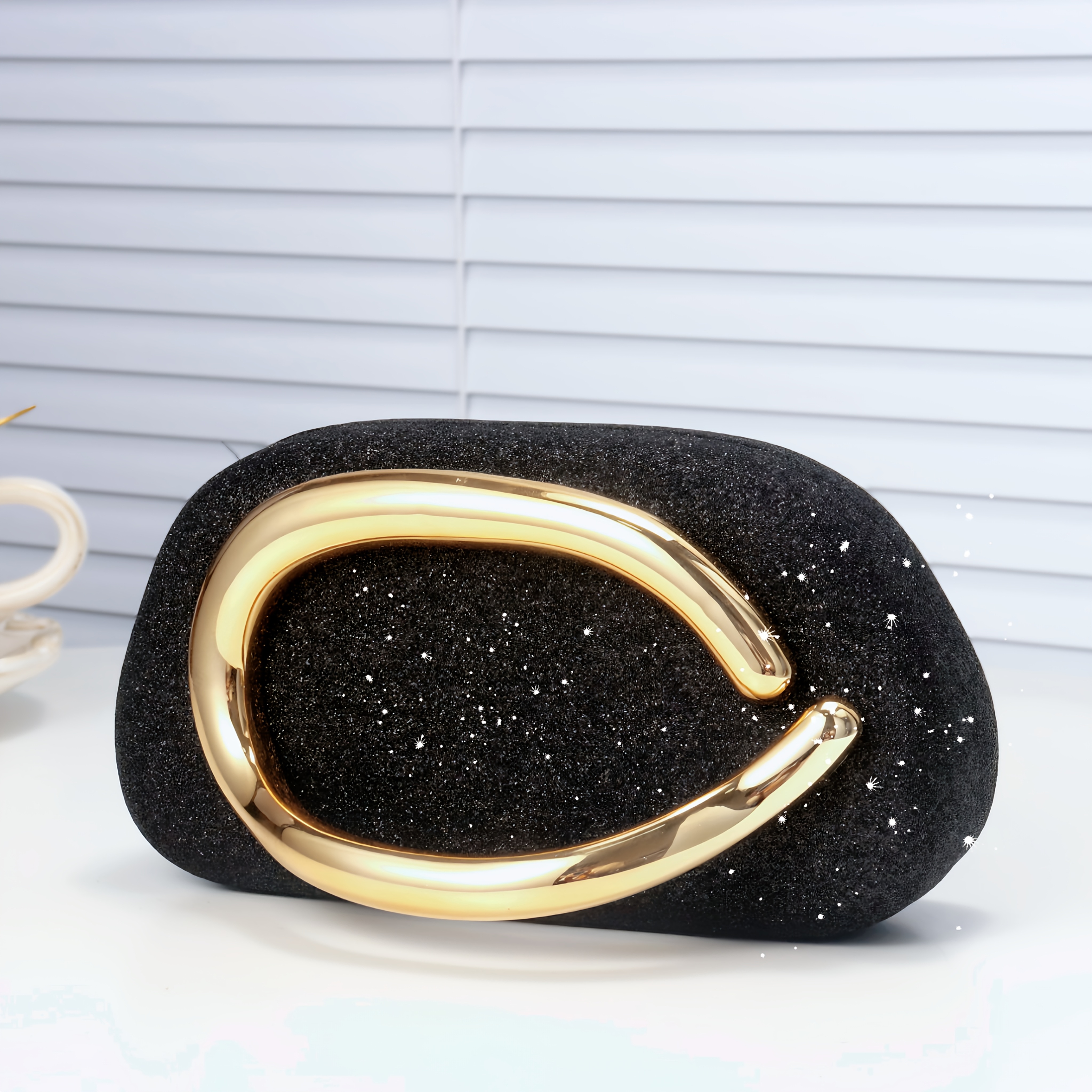 Vintage Retro Womens Handbag with Detachable Chain Strap Stunning Golden Shiny PU Evening Crossbody Bag with Magnetic Closure Perfect for Parties Proms, and Formal Events Minimalist Style Clutch Purse, Hand Bag for Women, Shoulder Bags for Women Elegant Classy, Designer Handbags, Branded Bags for Women High Quality, Vintage Purse, Special Occasion Bag, Formal Accessory, Elegant Design, Chic Handbag, Shiny Finish, Durable Construction, Designer Purse, Stylish Accessory,