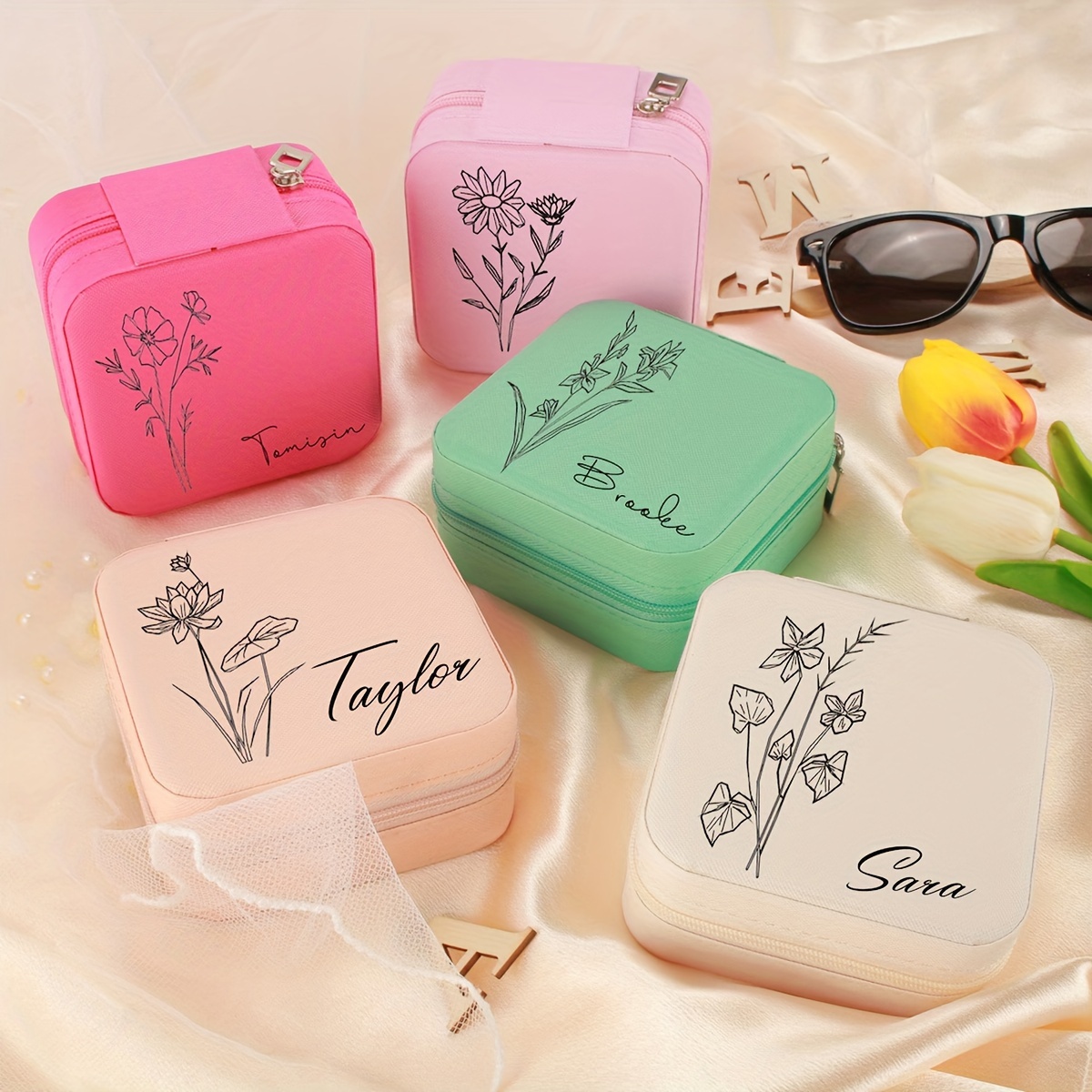 

Personalized Faux Leather Jewelry Box For Women - 3.94" Square Travel Case, Ideal Bridesmaid Gift & Party Favor