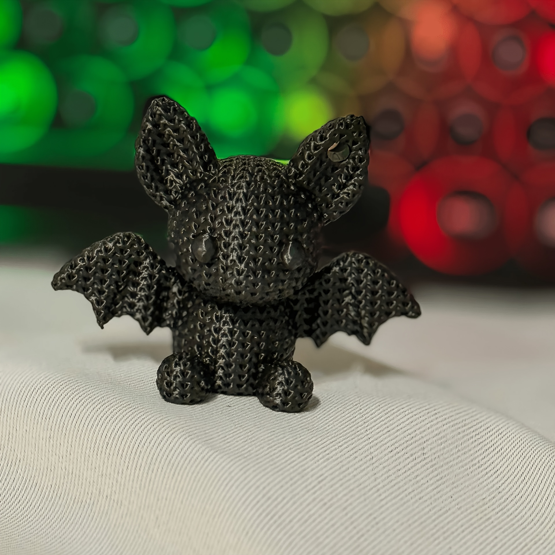 TEMU Sculpture de chauve-souris de bureau à texture tricotée, statue de chauve-souris noire mate imprimée en 3D de style crochet avec fines textures