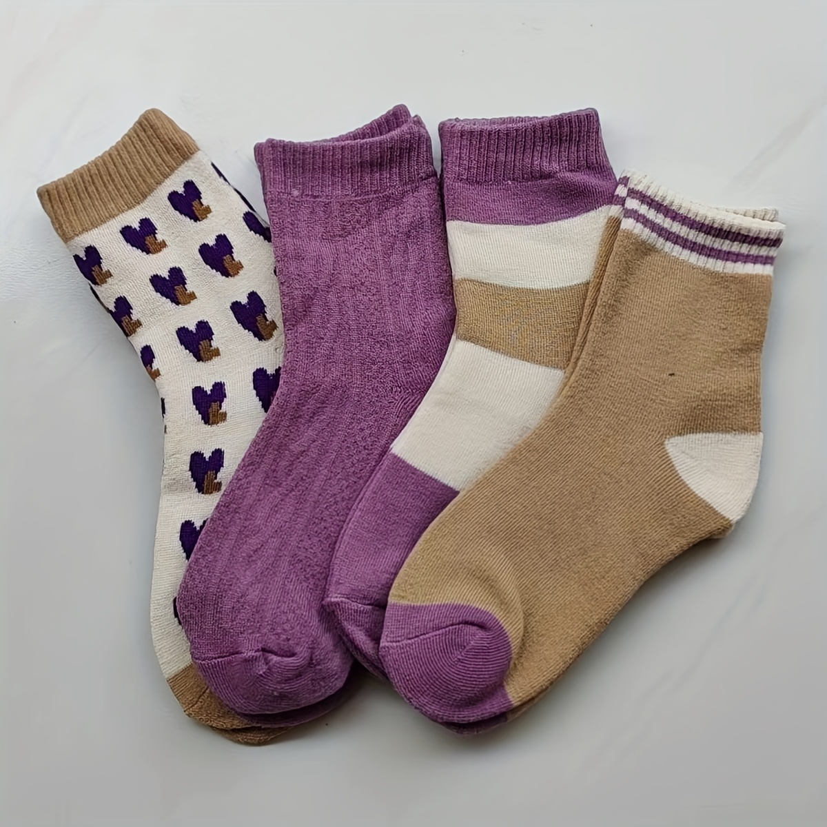 E-shop 4 Paar Damen Wadenhohe Socken, Winter-Plüsch kälteschützende Thermosocken mit Herzmuster, verdickter Stil, -Socken, extra dicke einfarbige