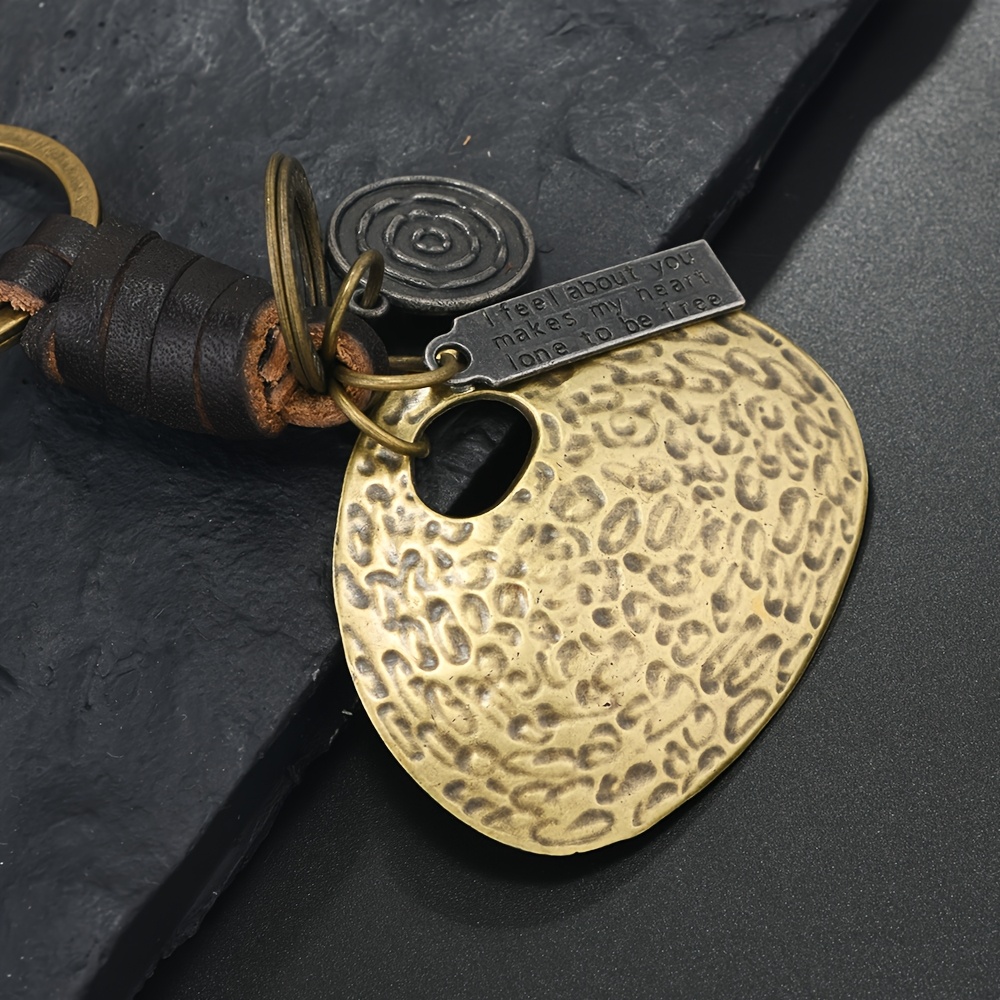 E-shop Neue trendige, kreative Schlüsselanhänger für Damen und Herren, kleine Geschenke aus Legierung in Vintage-Bronze mit Retro-gewebten