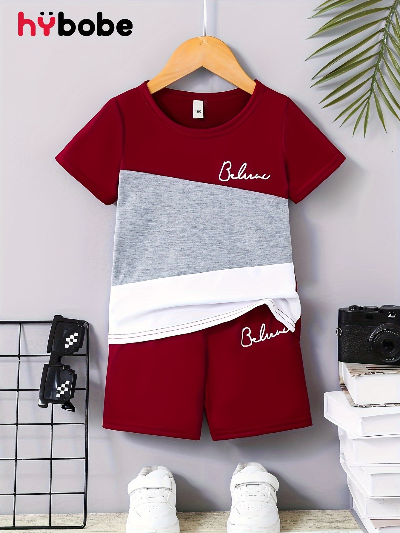 Ensemble de 2 pièces pour garçons avec t-shirt à manches courtes et short à blocs de couleurs, imprimé avec la lettre 'CROIRE', pour un look décontracté et confortable pour l'été.