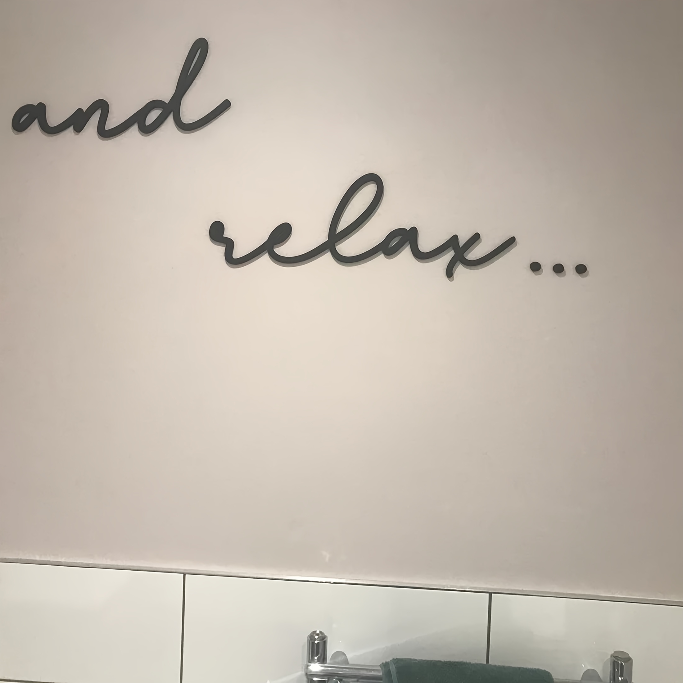 Relax" Wooden Bathroom Wall Decor Sign - Bohemian Style, Rustic Cursive Lettering, Ideal For Shower And Bath Relaxation, Thanksgiving Holiday Decoration