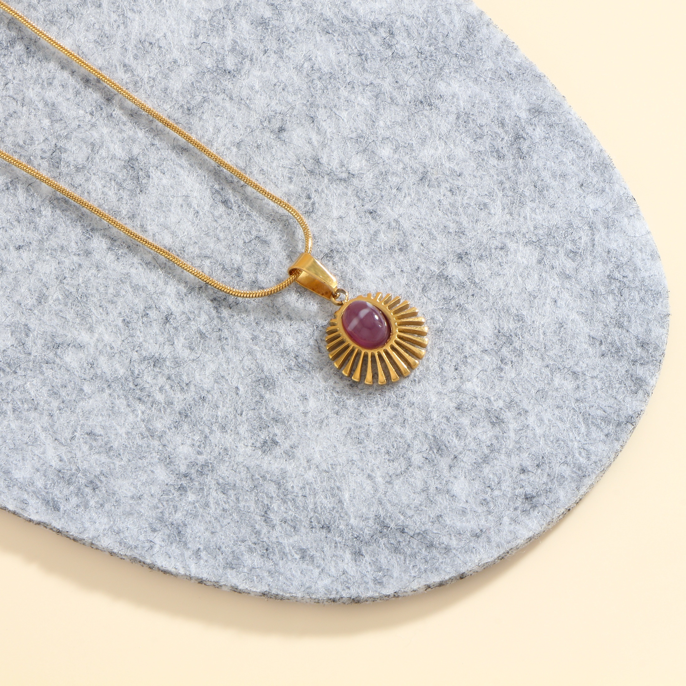Image of 1pc, Women's Fashion Necklace, Fan-shaped Pendant Necklace With Stone Inlay, Bohemian Vintage Style, Hypoallergenic, Stainless Steel, Suitable For Travel, Vacation, And Banquets