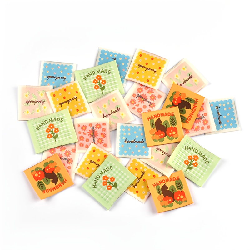 TEMU 30 piezas de etiquetas de tela de aproximadamente 3.3 cm con floral cuadrado multicolor, aleatoria, con bordes doblados, para coser a bolsos y
