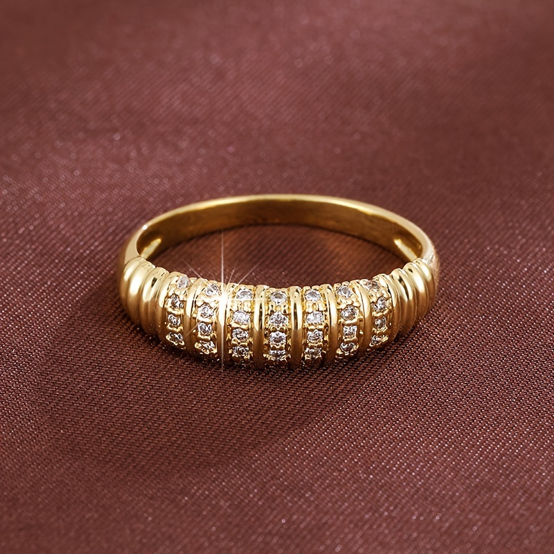 Synthetic Zirconia Spiral Women's Ring