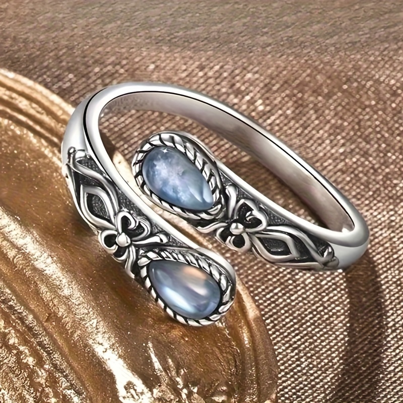 E-shop Bohemian Blumengravur Verstellbarer Ring mit Mondstein für Damen – Vintage Schmuck für , Freizeit, Urlaub & Strandaccessoires