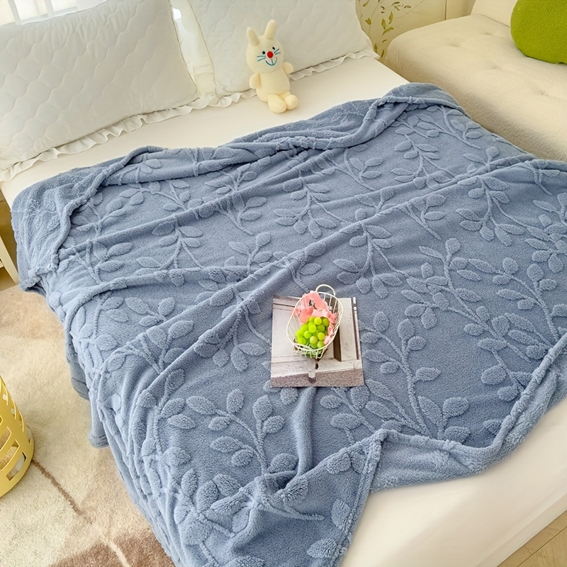 luxurious   throw blanket soft warm cozy for couch bed   versatile   gift blue   details 6