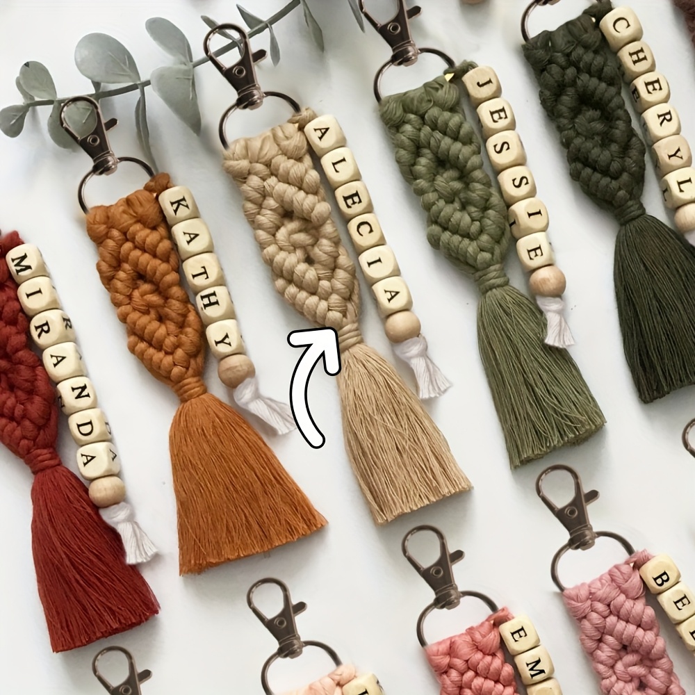 

1pc Customized Bridesmaid Proposal Gift, Personalized Wooden Bead Keychain With Yarn Tassel, Thank You Gift For Bridesmaid