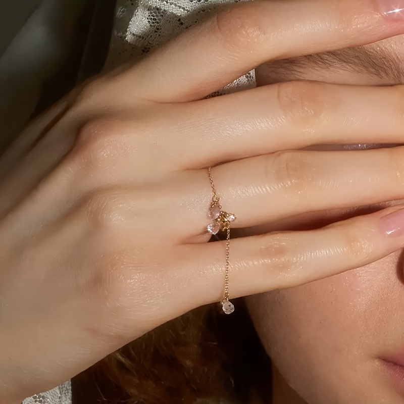 E-shop Ein stilvolles, minimalistisches vielseitiges lila Perlenanhänger-Ring mit leicht luxuriösem, nischenhaftem Vintage-Design - A18
